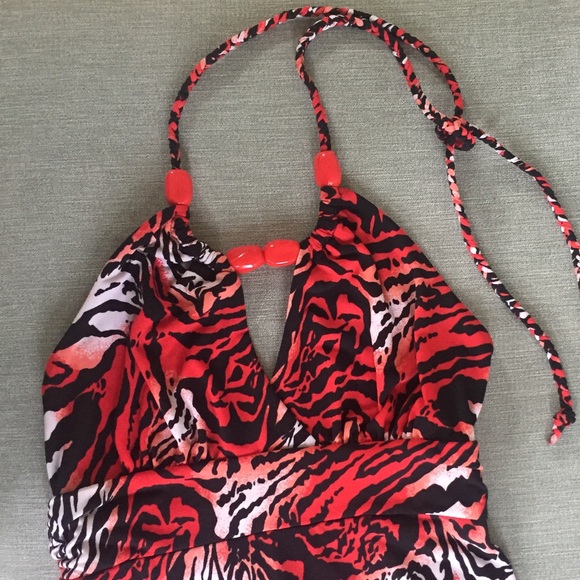 NEW Guess Halter Top - Picture 5 of 8